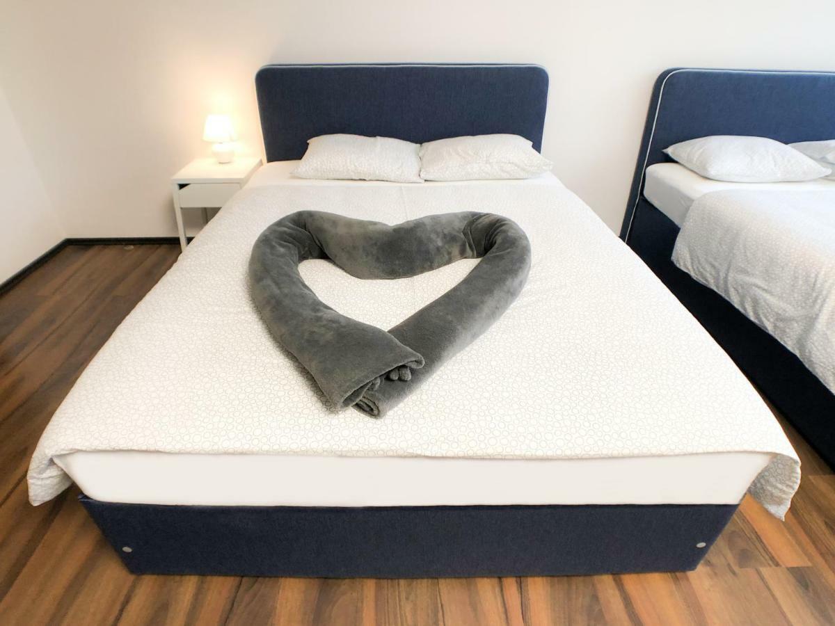 Apartament Vips *