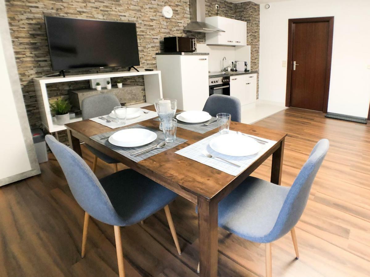 Apartament Vips *